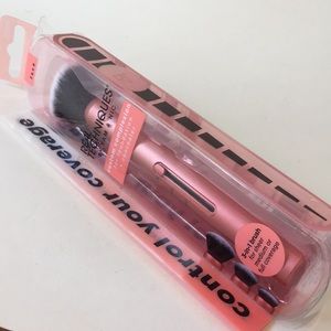 Real Techniques Custom complexion face brush NEW